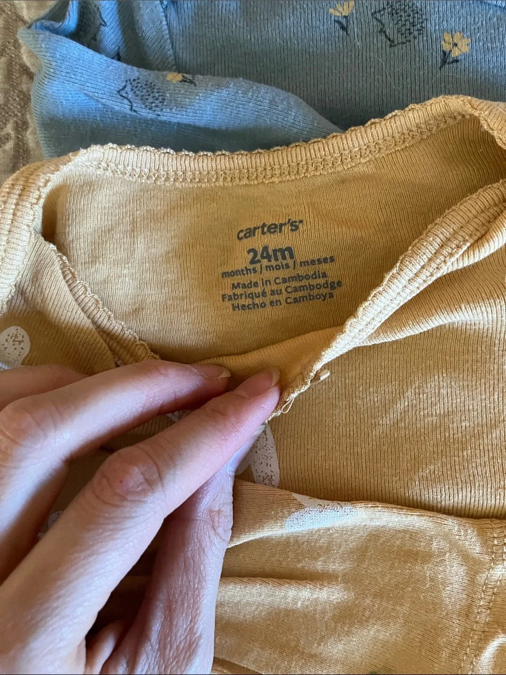 🌟 3 for $12 • carters 24M onesies